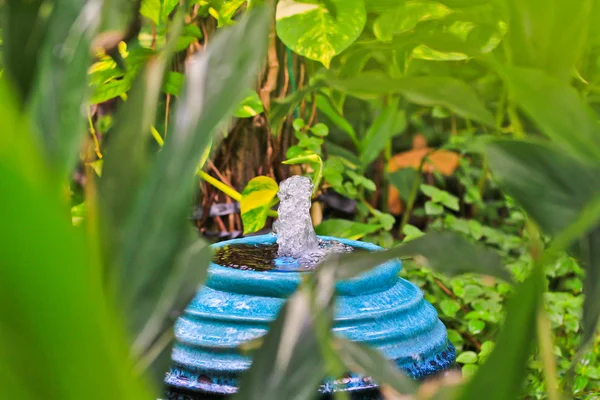 Fontana in giardino. — Foto Stock