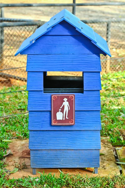 Poubelles en bois — Photo