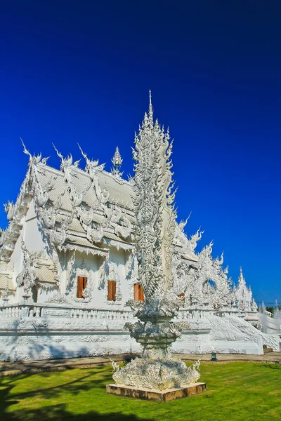 Wat Ронг khun — стокове фото