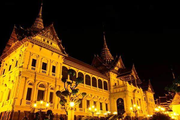 De chakri maha prasat throne hall — Stockfoto