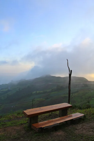 Tavoli da caffè sulle colline — Foto Stock