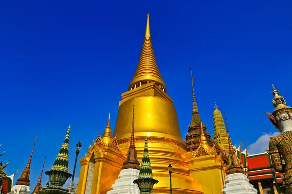 Pagoda en Wat Phra Kaew —  Fotos de Stock