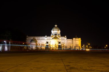 anantasamakhom taht Salonu