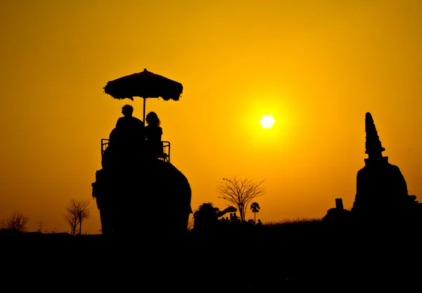 Zonsondergang op het platteland — Stockfoto