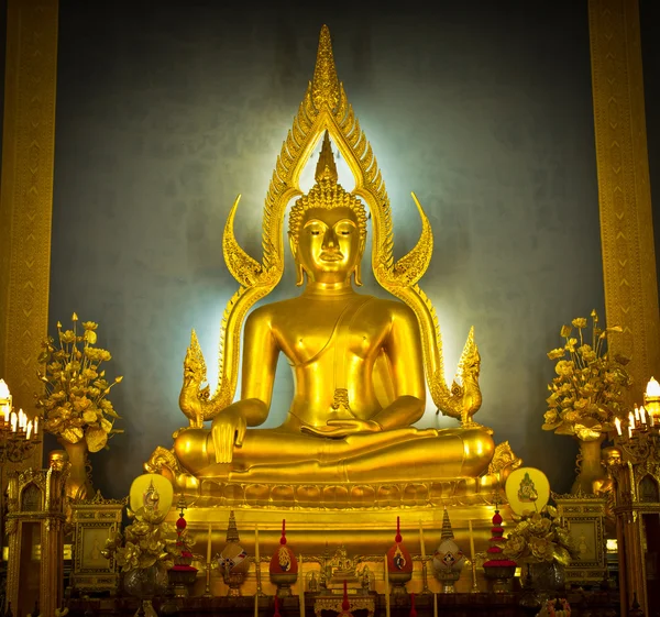 Buddha in temple — Stock Photo, Image