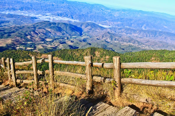 Montaña en el Parque Nacional Doi Inthanon — Foto de Stock