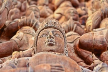 Ağaç oymacılığı chonburi