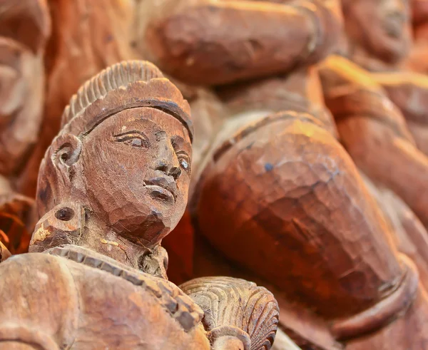 Ağaç oymacılığı chonburi