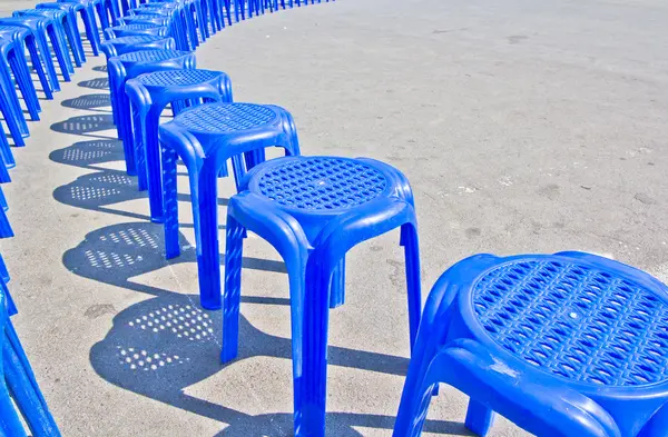 Silla de plástico azul . — Foto de Stock