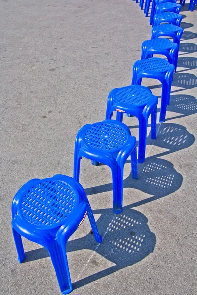 Cadeira de plástico azul . — Fotografia de Stock