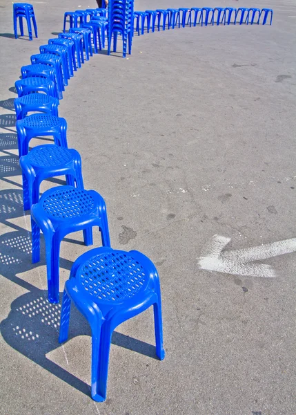 Cadeira de plástico azul . — Fotografia de Stock