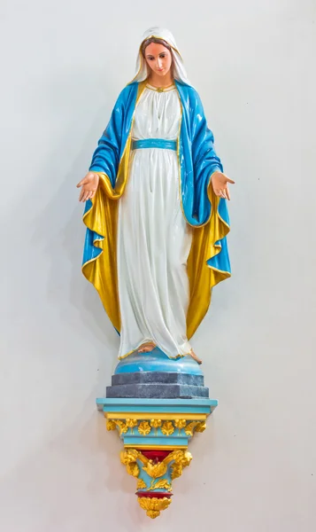Standbeelden van heilige vrouw in rooms — Stockfoto