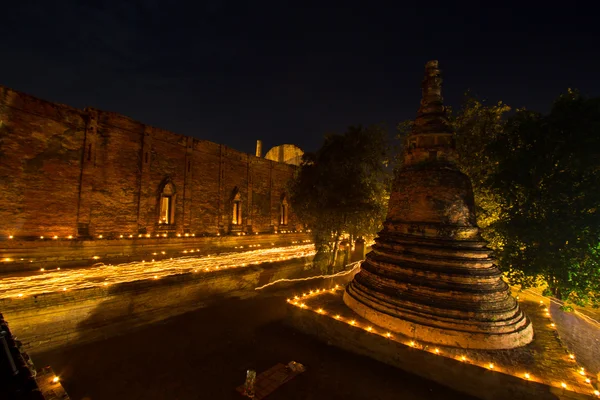 Makha Bucha candela accesa . — Foto Stock