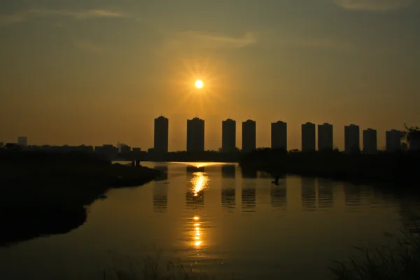 Tramonto in città — Foto Stock