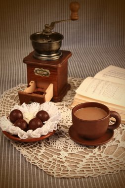 kahve çikolata ve Kahve değirmeni ile