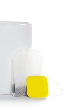 Sarı etiketli çay poşeti