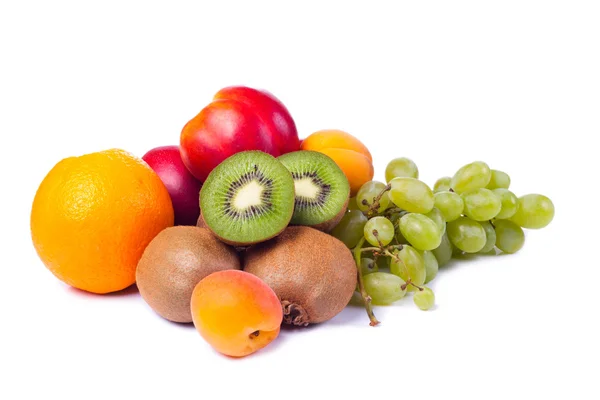 Verzamelen van groenten en fruit geïsoleerd op een witte achtergrond. — Stockfoto