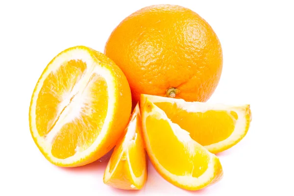 Fruit orange isolé sur fond blanc. — Photo