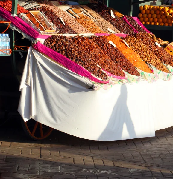 Trh stojan ze sušeného ovoce — Stock fotografie