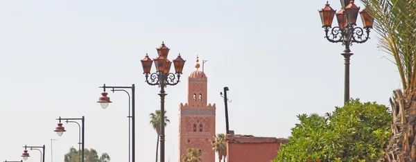 Koutubia mosque and palm trees in marrakech morocco — Stock Photo, Image