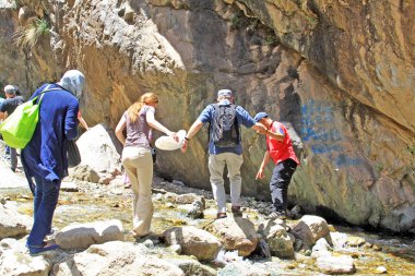 dağlarda turistik grubu