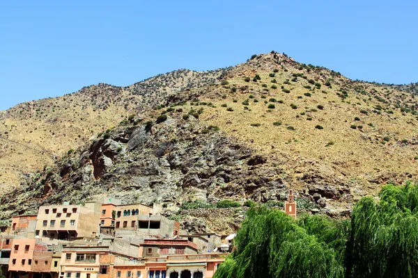 山 （アトラス山脈、モロッコ） と、vil の美しい景色 — ストック写真
