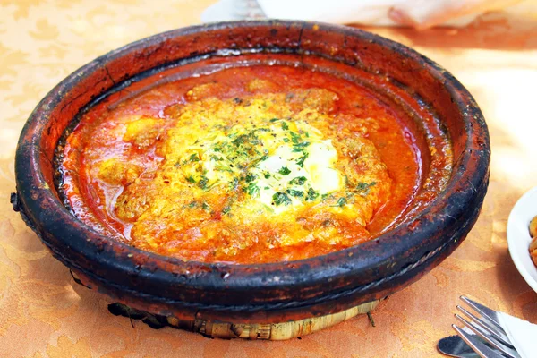 Μαρόκο εθνικό πιάτο - tajine συναντηθούν με αυγά και λαχανικά Royalty Free Εικόνες Αρχείου