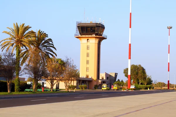 Torre de control de tráfico aéreo — Foto de Stock