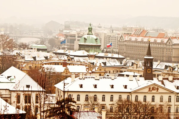 Panorama di Praga con i suoi punti di riferimento — Foto Stock