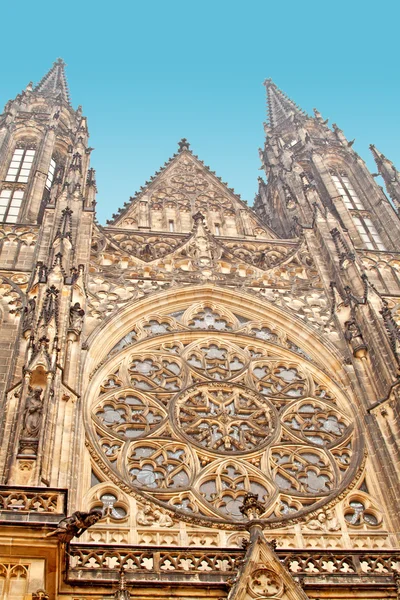 View of St. Vitus Cathedral in Prague Castle, Czech Republic — Stock Photo, Image