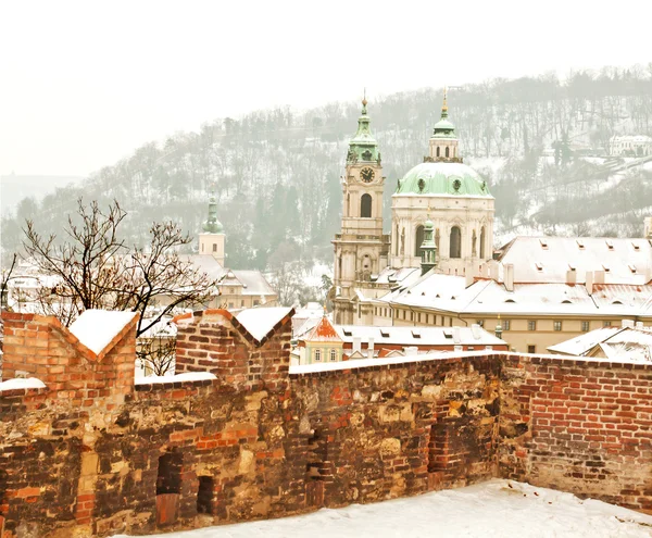 Panorama av Prag med dess landmärken — Stockfoto