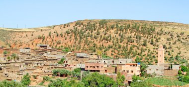 güzel görünümü bir vil ve dağlar (atlas Dağları, Fas)