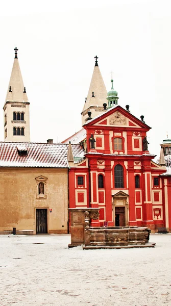 Basilica di San Giorgio nel Castello di Praga situato a Praga, Repubblica Ceca — Foto Stock