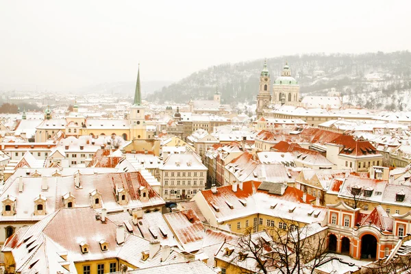 Panorama von Prag mit seinen Sehenswürdigkeiten — Stockfoto
