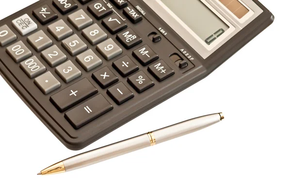 Imagem do negócio: calculadora e caneta isolada no backgroun branco — Fotografia de Stock
