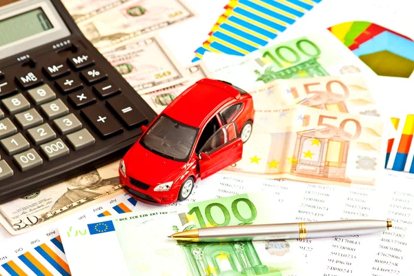 Spielzeugauto, Geld und anderes kaufmännisches Personal — Stockfoto