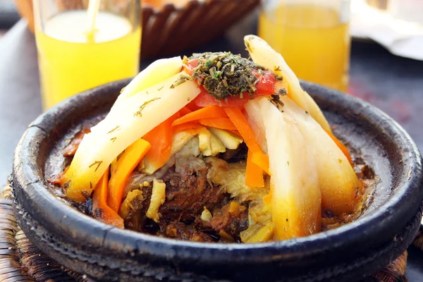 Morocco national dish - tajine of meat with vegetables — Stock Photo, Image