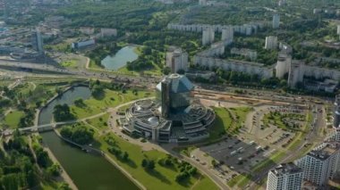 Belarus, Minsk - 17 Temmuz 2020. Minsk 'teki Belarus Ulusal Kütüphanesi.