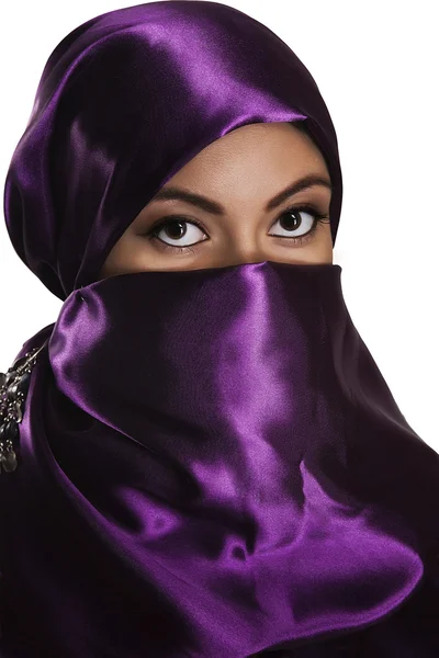 Porträt einer jungen Schönheit im arabischen Stil lizenzfreie Stockfotos