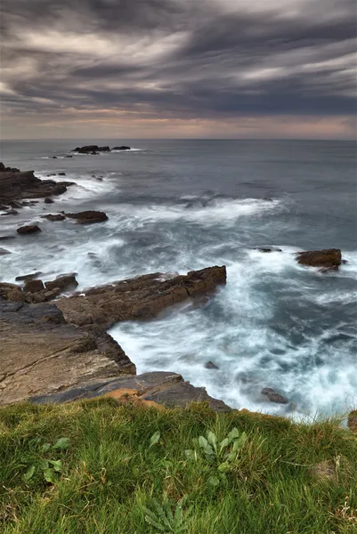 De klippiga kusterna i norra Spanien — Stockfoto