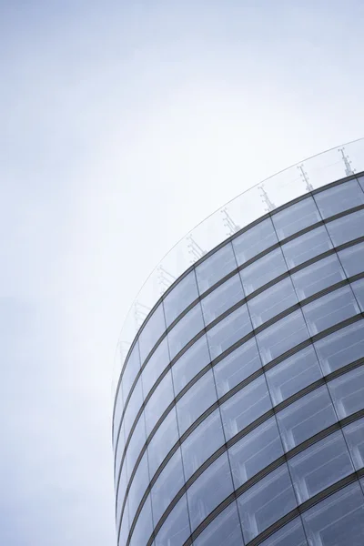 Wolkenkratzer im zeitgenössischen architektonischen Stil — Stockfoto