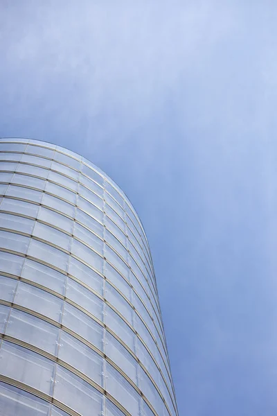 Wolkenkratzer im zeitgenössischen architektonischen Stil — Stockfoto