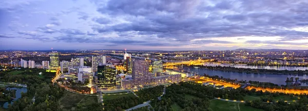 Panorama - panorama miasta Donau Wiedeń — Zdjęcie stockowe