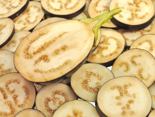 Slices pieces of eggplant fruit — Stock Photo, Image