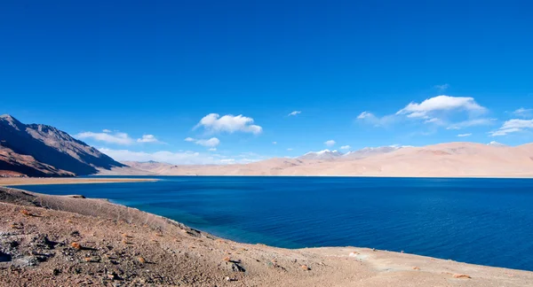 Corner of blue lake — Stock Photo, Image