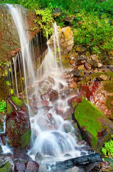 Pequena cachoeira Imagens De Bancos De Imagens Sem Royalties