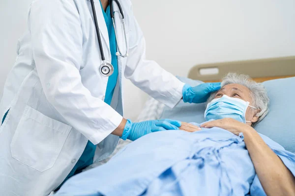 Médico Ayuda Asiática Senior Anciana Anciana Mujer Paciente Usando Una — Foto de Stock