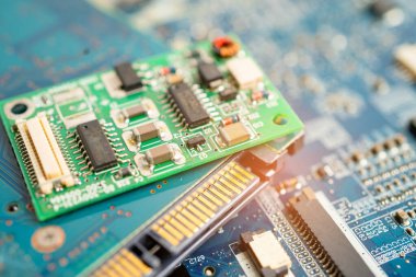 Mikro devre ana bilgisayar elektronik teknolojisi, donanım, cep telefonu, güncelleme, temizlik konsepti.