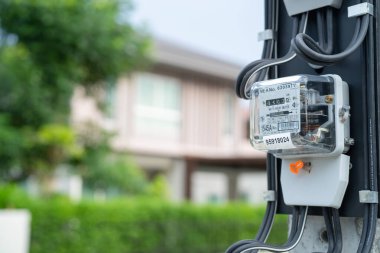 Ev ve ofisteki enerji maliyeti için elektrik ölçüm sayacı.