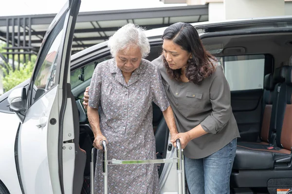 Help Support Asian Senior Elderly Old Lady Woman Patient Walk — Stock Photo, Image